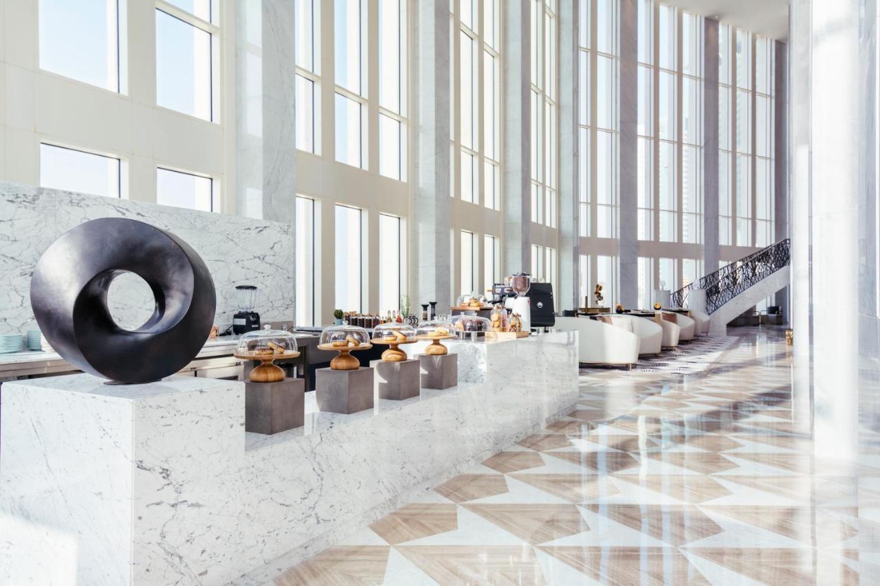 Wyndham Grand Doha West Bay Beach Buitenkant foto Lobby