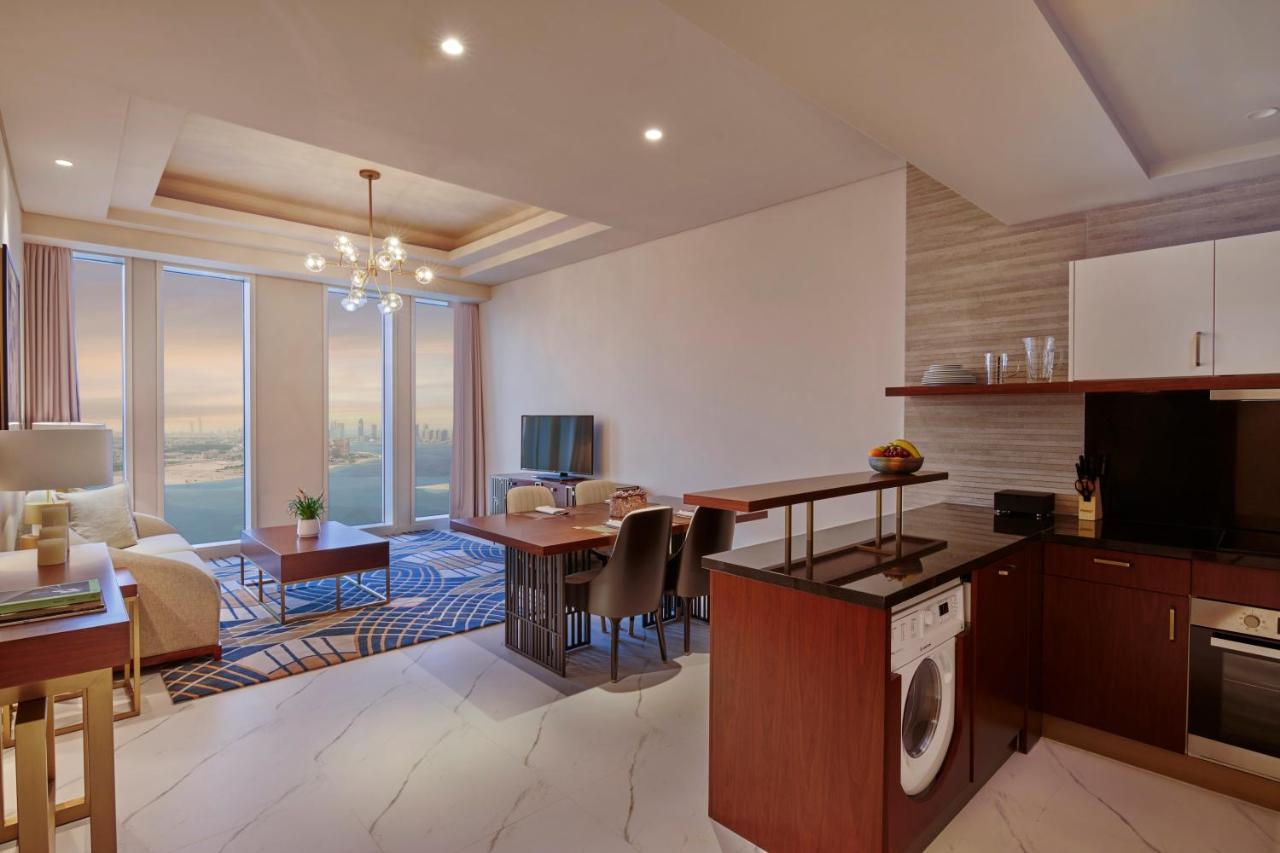 Wyndham Grand Doha West Bay Beach Buitenkant foto A typical apartment interior