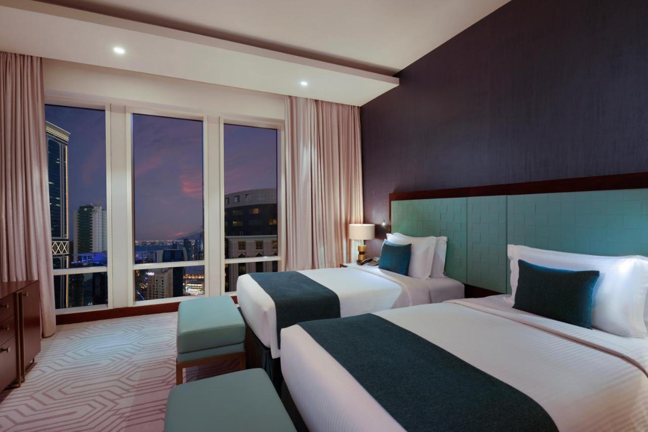 Wyndham Grand Doha West Bay Beach Buitenkant foto Deluxe Room