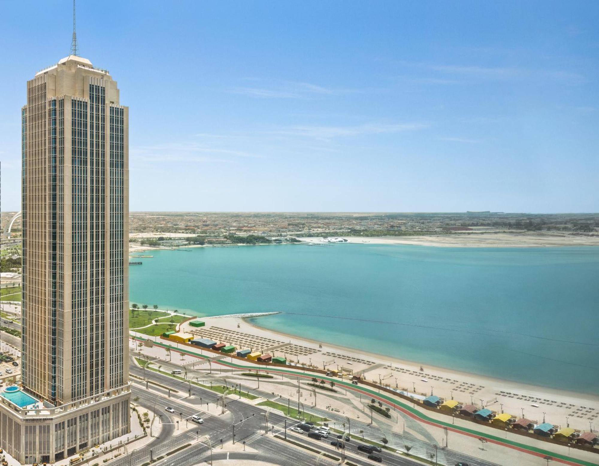 Wyndham Grand Doha West Bay Beach Buitenkant foto The Gulf Palace Hotel